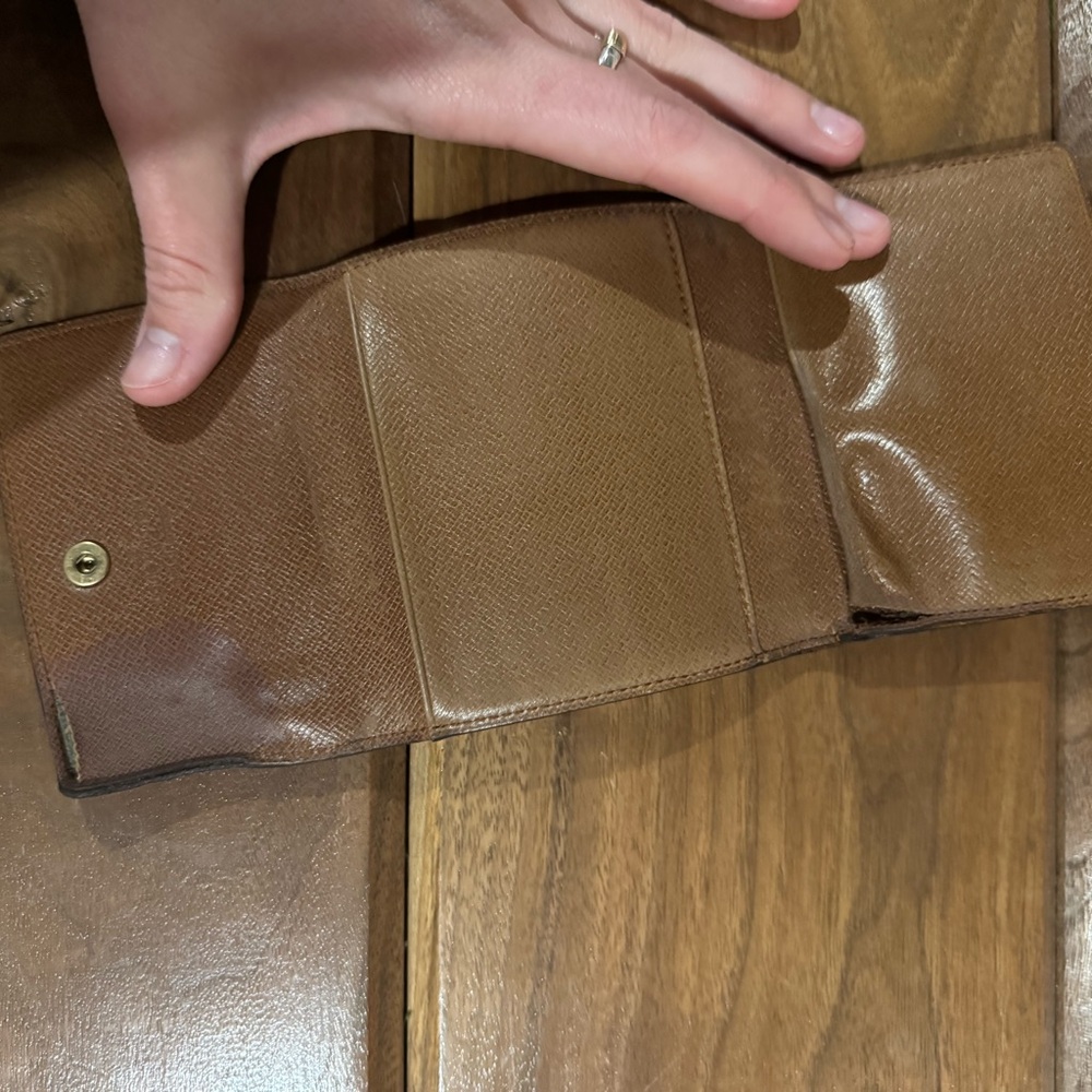 Louis Vuitton Monogram Card Holder - Picture 5 of 11